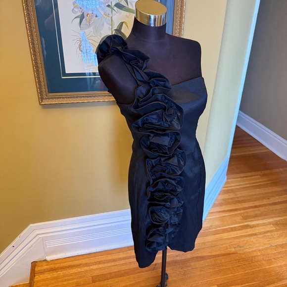 Snap Black One-Shoulder Ruffle Dress - Picture 3 of 10